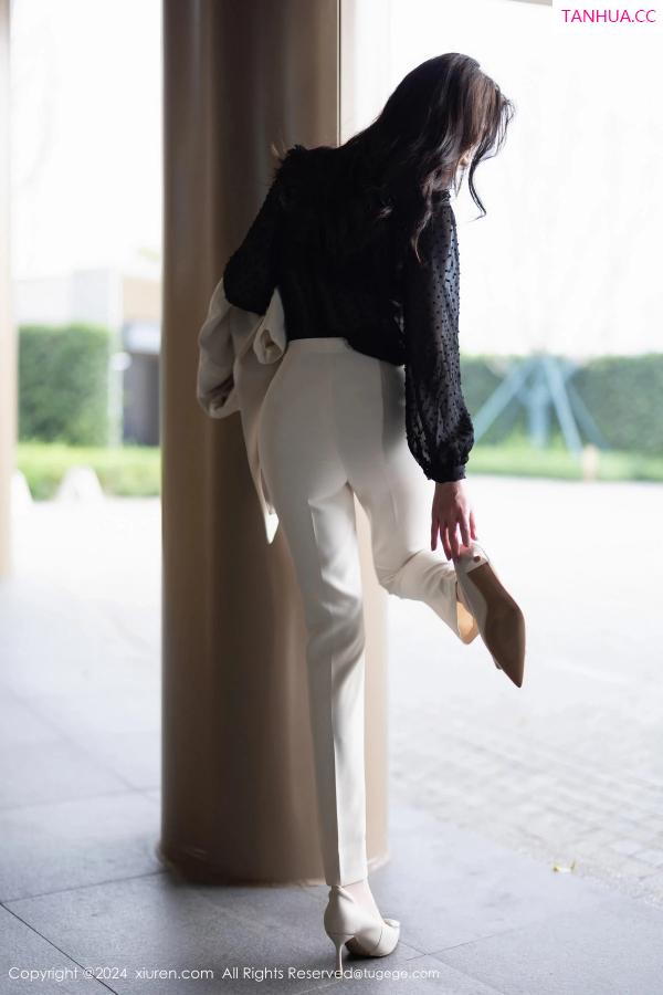 梦心玥  [XiuRen]高清写真图 2024.04.08 No.8354 梦心玥 丝袜美腿第8张图片